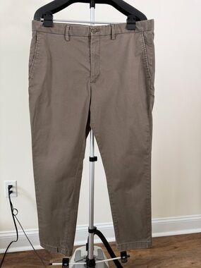 Banana Republic Men's Chinos in Taupe Brown